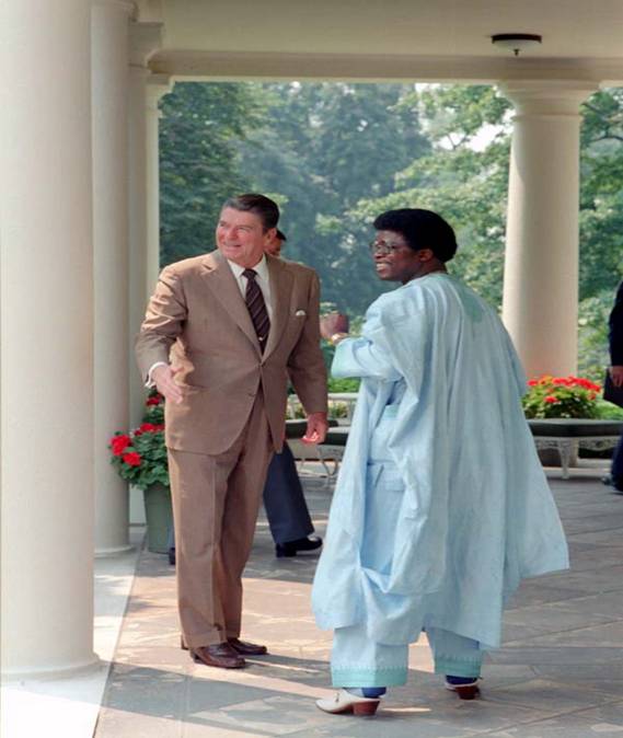 http://www.reagan.utexas.edu/archives/photographs/large/c9749-2.jpg